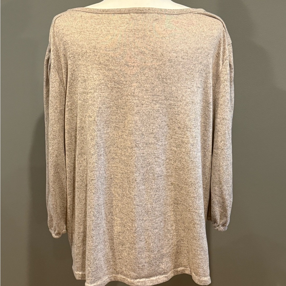 *GENTLY WORN* 89th & Madison Size 3X Cream Rhinestone Scoopneck Pullover Blouse - Picture 2 of 7